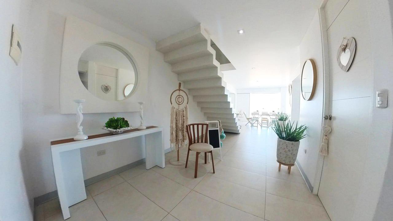 VENTA DE HERMOSO DÚPLEX FRENTE AL MAR, PIMENTEL
